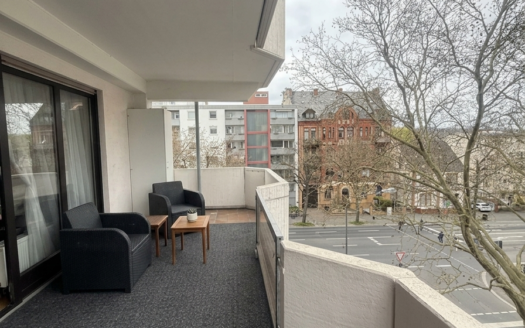 3-Zimmerwohnung mit großem Balkon in zentraler Lage Wiesbadens
